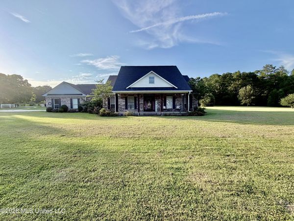 1928 Kennedy Lane, Moss Point, MS 39562
