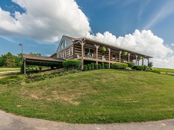 812 New Shackle Island Rd , Hendersonville, TN 37075
