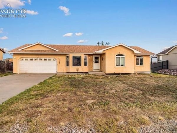 1042 S Honeysuckle Drive, Pueblo West, CO 81007