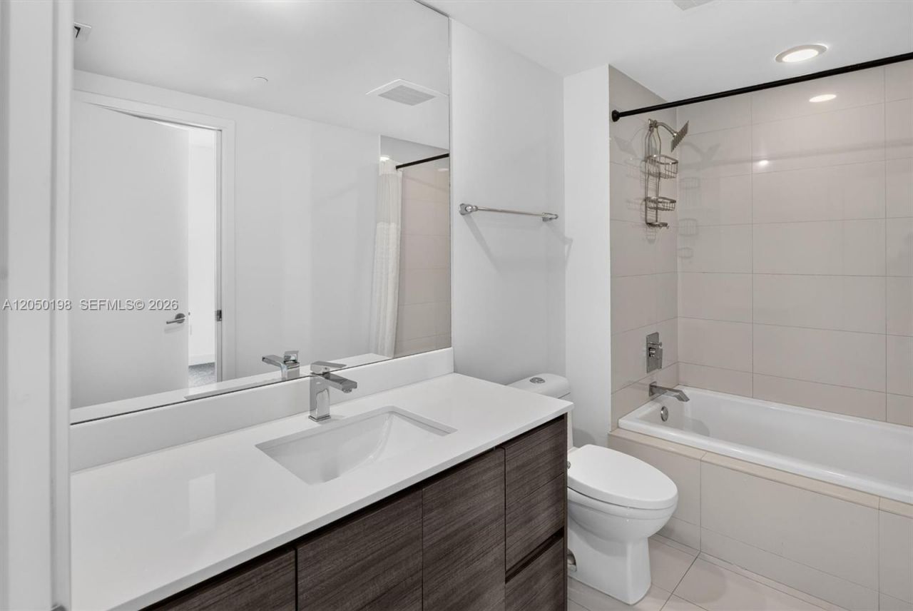1100 S Miami Ave, Unit 3707, Miami, FL 33130 Photo