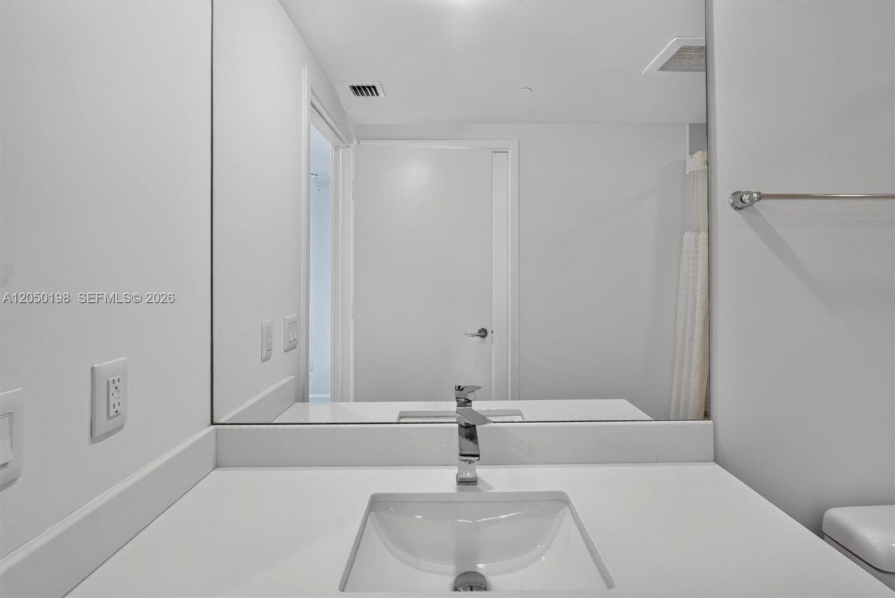 1100 S Miami Ave, Unit 3707, Miami, FL 33130 Photo