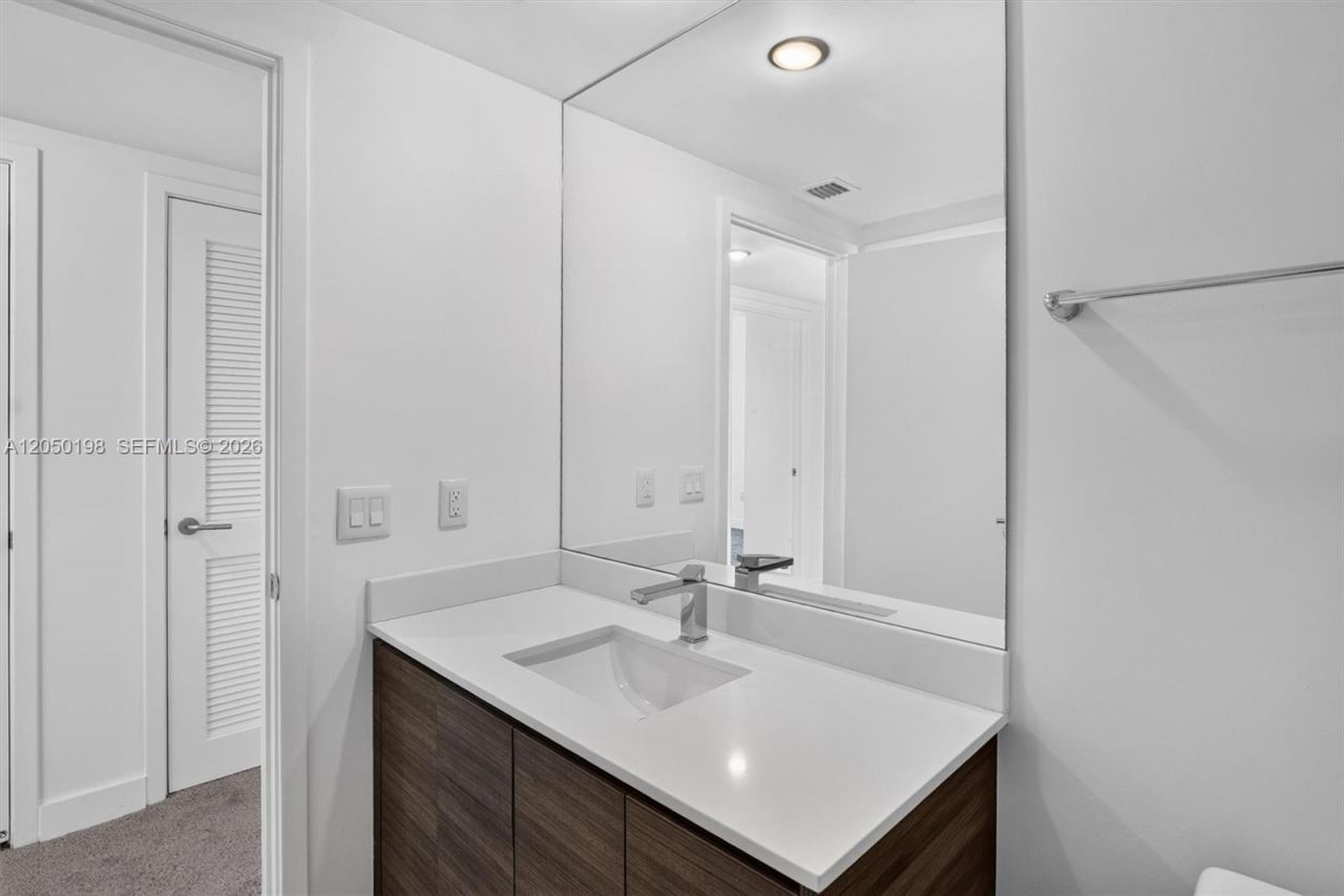 1100 S Miami Ave, Unit 3707, Miami, FL 33130 Photo