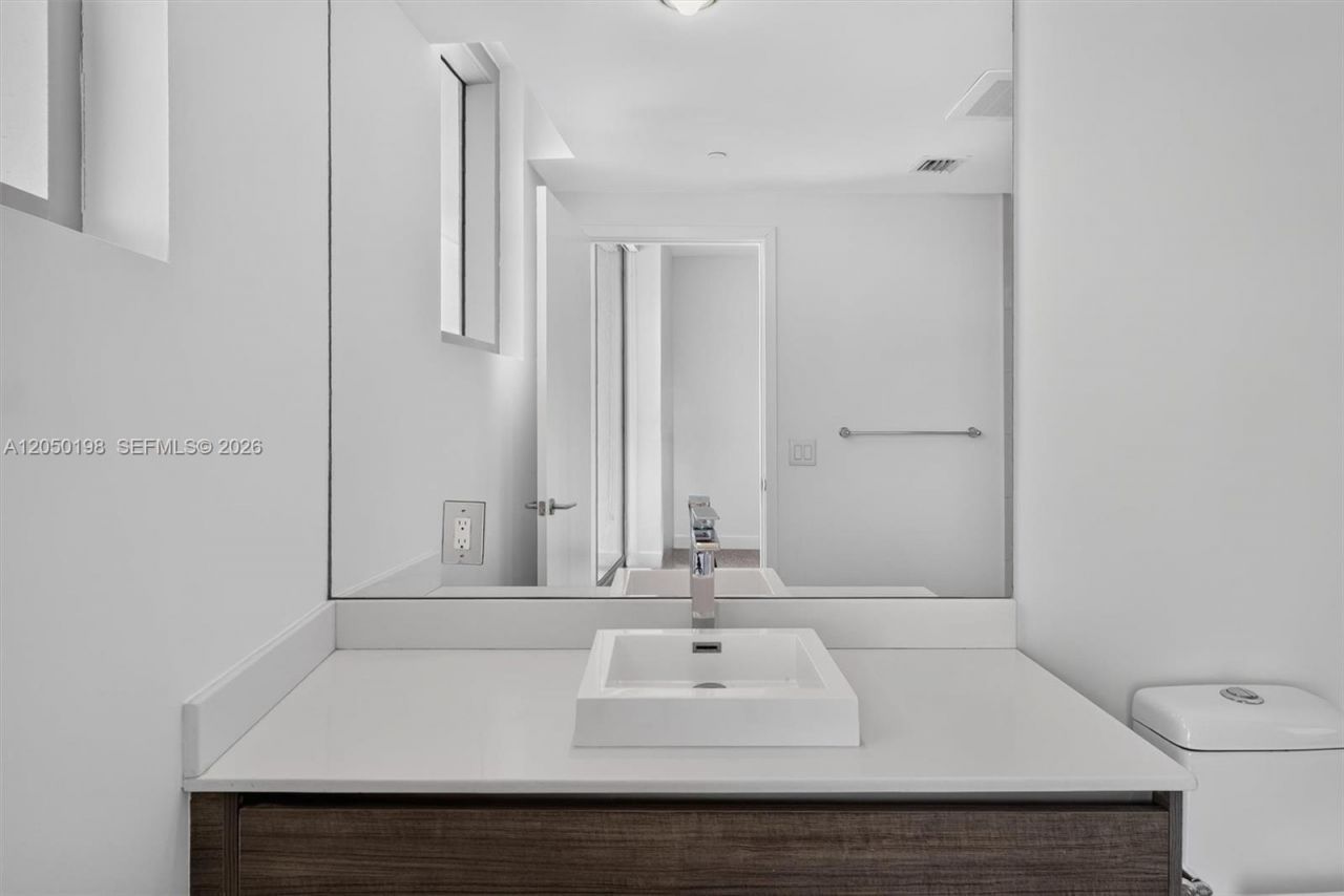 1100 S Miami Ave, Unit 3707, Miami, FL 33130 Photo