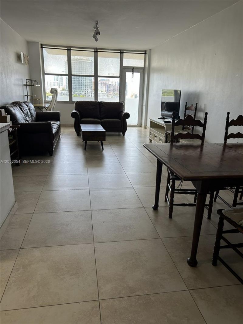 7441 Wayne Ave, Unit 8R, Miami Beach, FL 33141 Photo