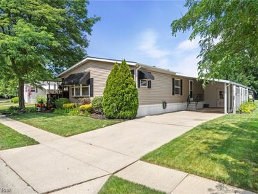 64 Periwinkle Drive, Olmsted Twp, OH 44138