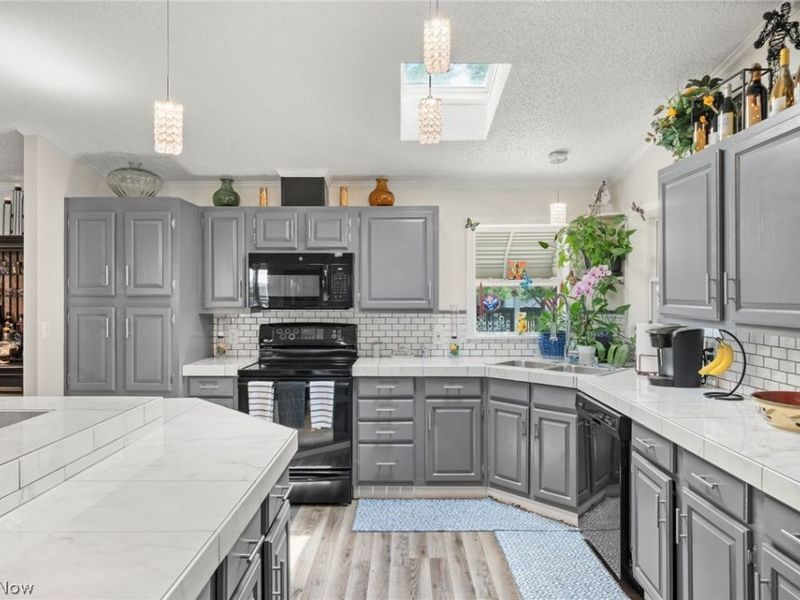 64 Periwinkle Drive, Olmsted Township, OH 44138 Photo 6