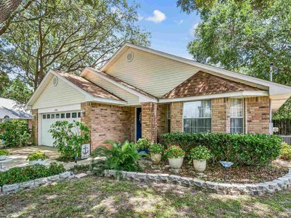 1945 Dunlap St Pensacola, FL 32507