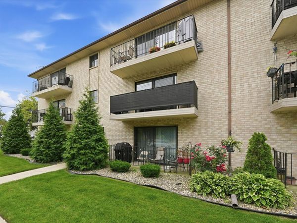 9800 Sayre Avenue , Unit 2B, Chicago Ridge, IL 60415