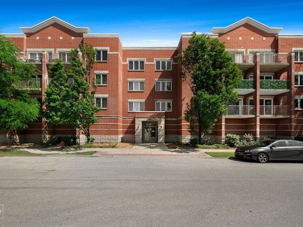9864 Leland Avenue , Unit 308, Schiller Park, IL 60176
