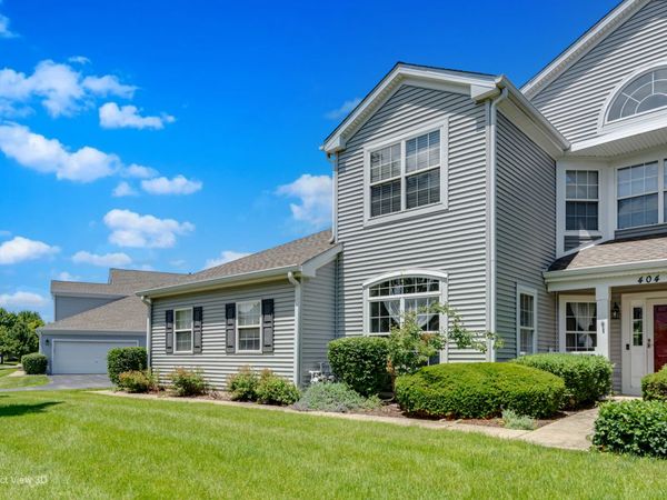 404 Cascade Lane , Unit 404, Oswego, IL 60543