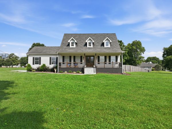 1504 Bradshaw Dr, Columbia, TN 38401