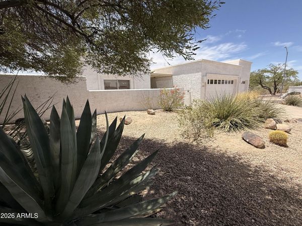 1301 E Rowlands Lane, Phoenix, AZ 85022