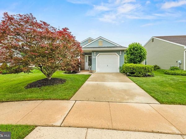 28 WHITE STONE COURT, MOUNT LAUREL, NJ 08054