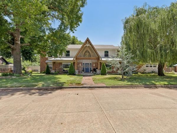 806 Glenmanor Drive, Midwest City, OK 73110