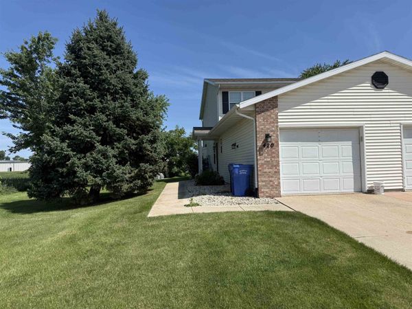 420 Sunset Road, Unit 420, Columbus, WI 53925