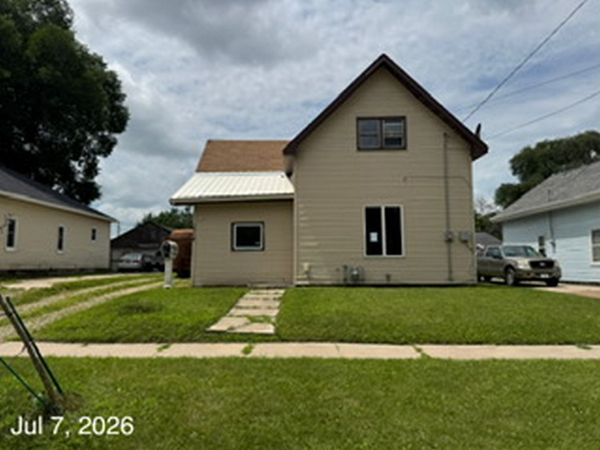 1714 N Pennsylvania Avenue , Mason City, IA 50401