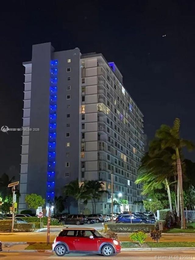1865 79th St Cswy , Unit 8K, Miami, FL 33141 Photo