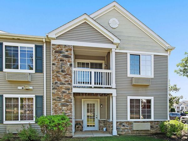 131 Silverstone Drive , Unit 4, Carpentersville, IL 60110