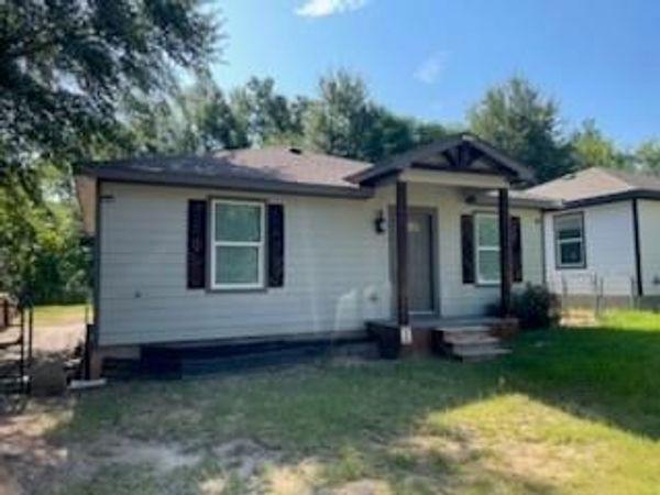 138 Erie Street , Mabank, TX 75156