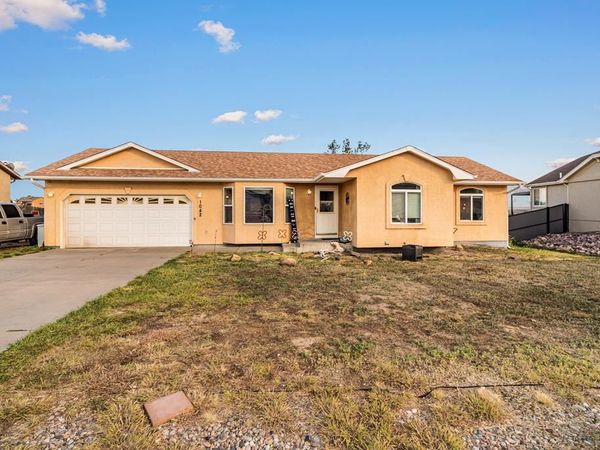 1042 S Honeysuckle Dr, Pueblo West, CO 81007
