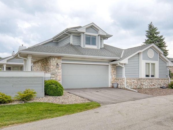 14048 W Waters Edge TRAIL, New Berlin, WI 53151