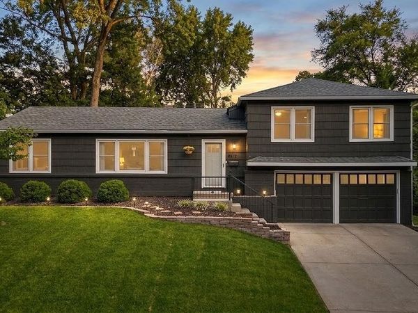 5812 W 101st Terrace, Overland Park, KS 66207