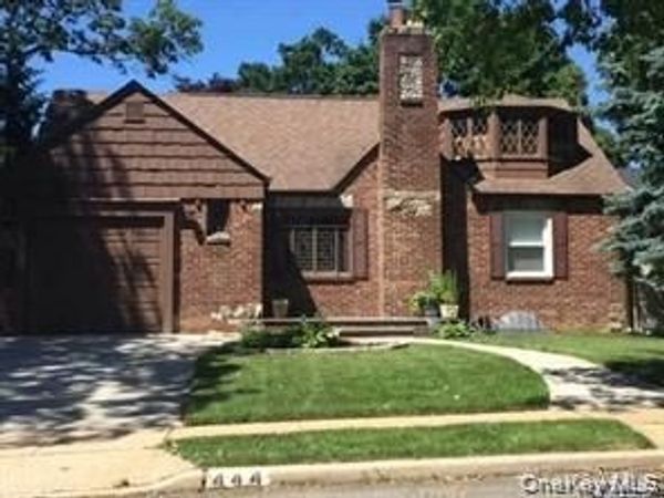 444 Coolidge Street , Elmont, NY 11552