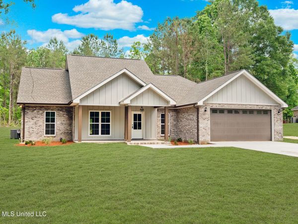 108 Hickory Ridge Drive, Picayune, MS 39466