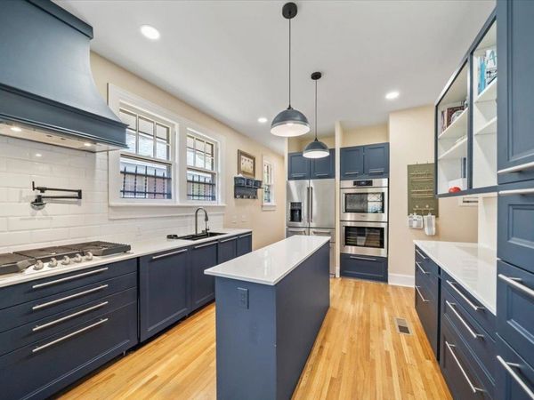 910 KENSINGTON PL, Memphis, TN 38107