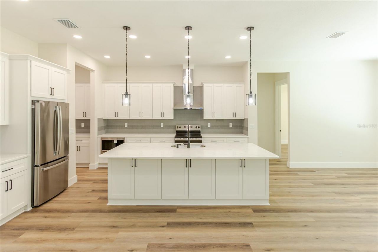 16098 Mellon Road , Weeki Wachee, FL 34614 Photo