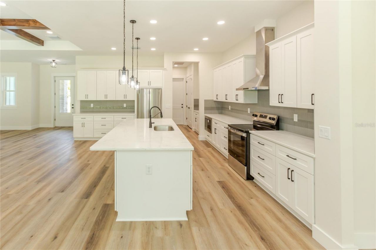 16098 Mellon Road , Weeki Wachee, FL 34614 Photo