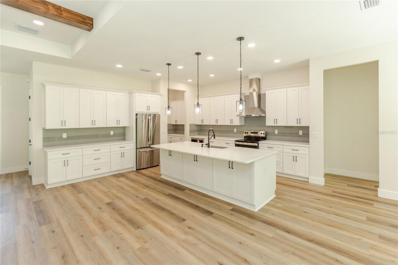 16098 Mellon Road , Weeki Wachee, FL 34614 Photo