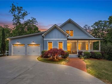 5046a Mckinzey Lane, Flowery Branch, GA 30542