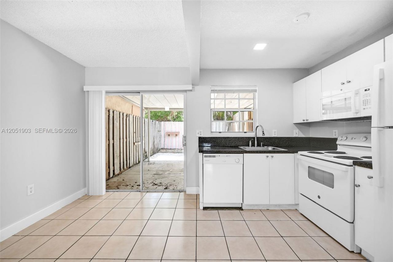 7510 SW 152nd Ave , Unit B107, Miami, FL 33193 Photo
