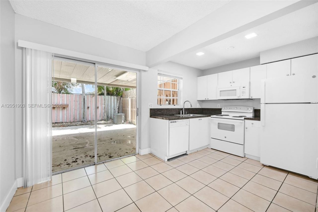 7510 SW 152nd Ave , Unit B107, Miami, FL 33193 Photo