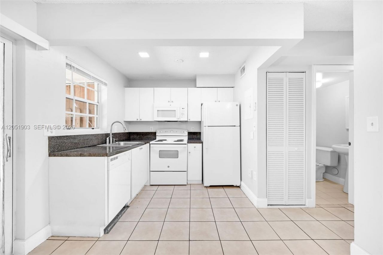 7510 SW 152nd Ave , Unit B107, Miami, FL 33193 Photo