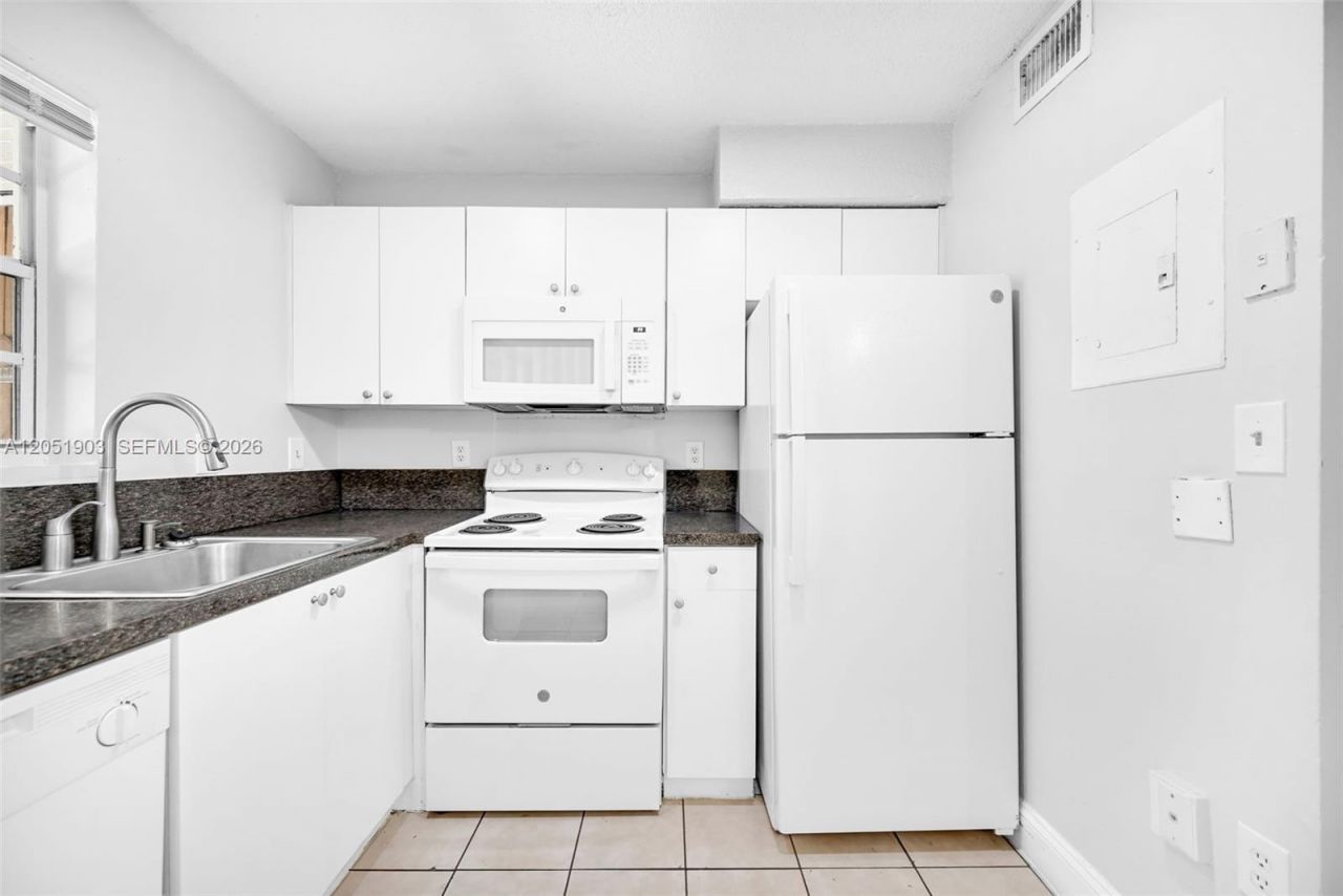 7510 SW 152nd Ave , Unit B107, Miami, FL 33193 Photo