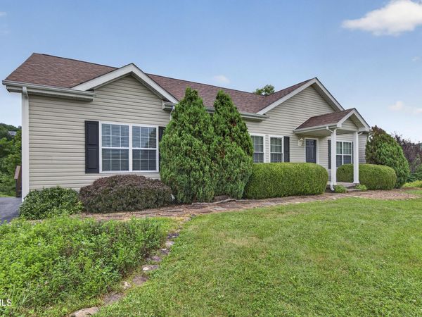 220 Crossroads Place Place, Lebanon, VA 24266