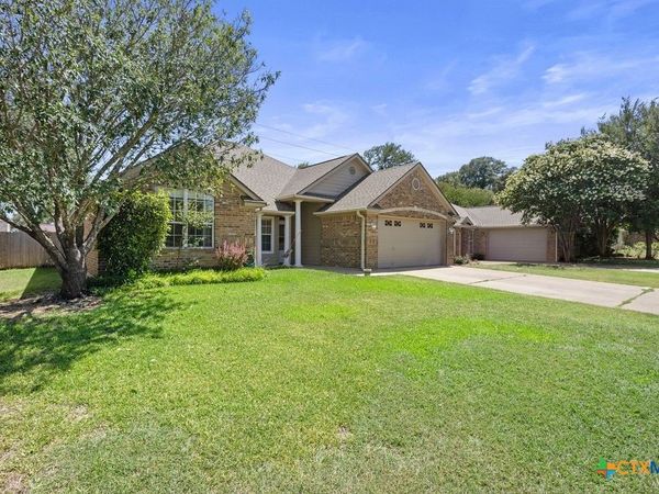 428 Armstrong Drive , Belton, TX 76513