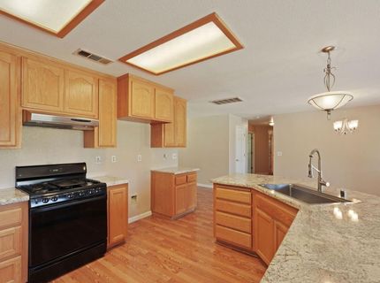 11220 N Golfview Rd, Lodi, CA 95240 Photo