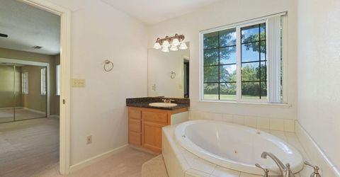11220 N Golfview Rd, Lodi, CA 95240 Photo