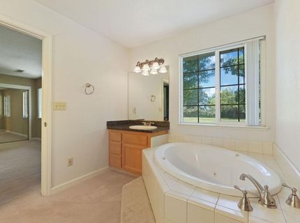 11220 N Golfview Rd, Lodi, CA 95240 Photo