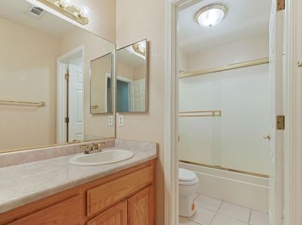 11220 N Golfview Rd, Lodi, CA 95240 Photo
