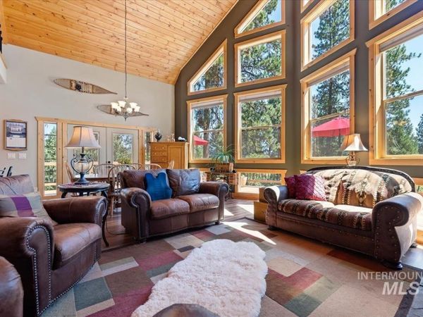20 Shadow Rd, Garden Valley, ID 83622