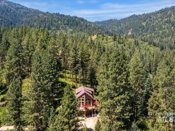 20 Shadow Rd, Garden Valley, ID 83622
