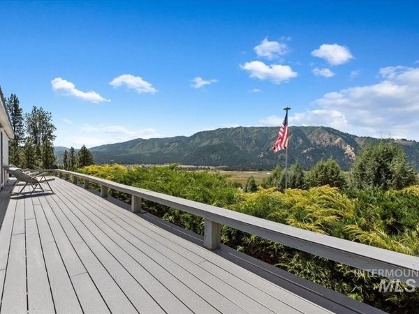 23 Woodland Dr, Garden Valley, ID 83622