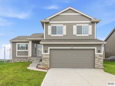 6015 N 181st Street, Omaha, NE 68022
