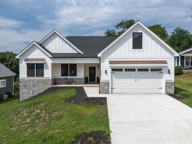 2524 BELVUE RD, WAYNESBORO, VA 22980