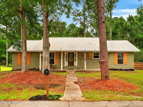 606 Briarwood Lane, Picayune, MS 39466