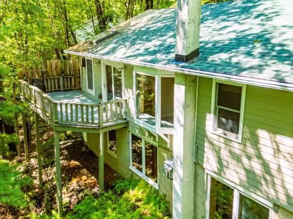 112 Heavenly Valley Drive, Tafton, PA 18464